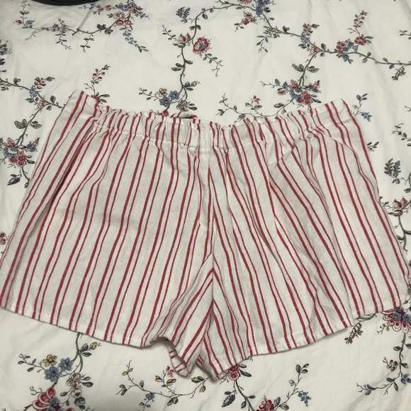 Brandy Melville striped shorts - Picture 3 of 7